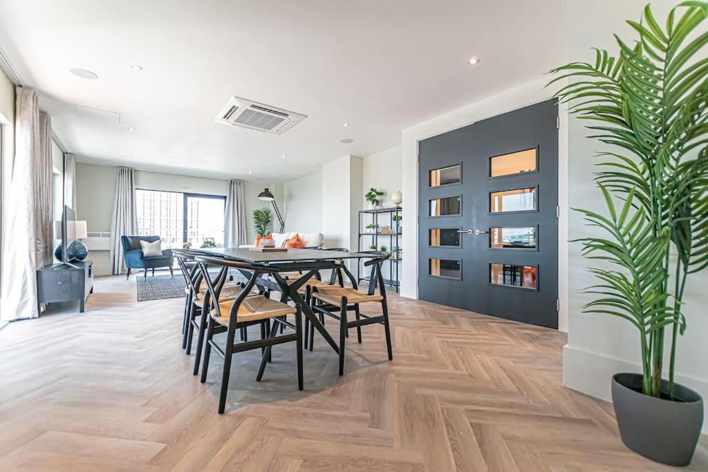 Penthouse River View! Wow Liverpool Exterior photo